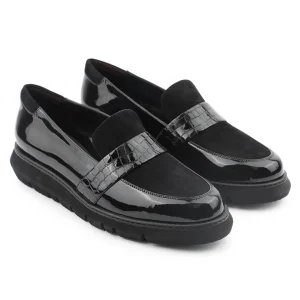 Mocasines de charol y ante con suela confort para mujer